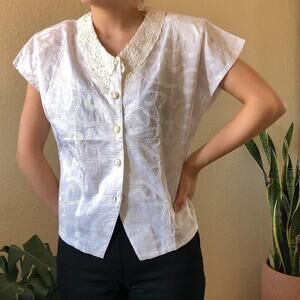 Vintage collared white top